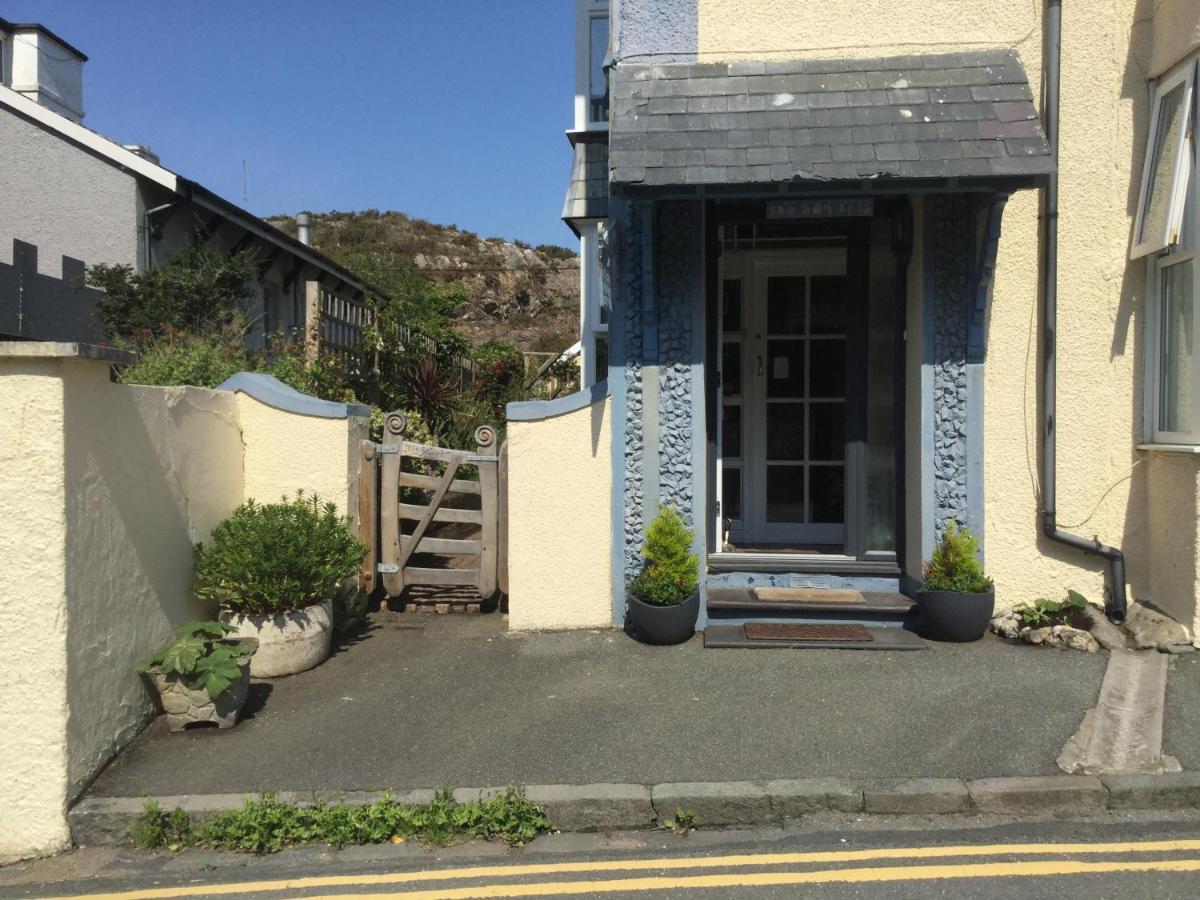 Ty'N Y Gwynt Apartamento Criccieth Exterior foto